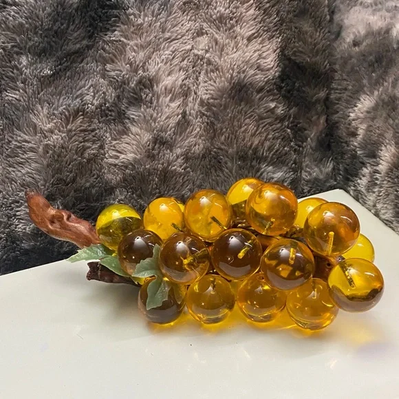 Vintage Amber/Yellow Glass Grape Cluster Decorative Accent - Picture 2 of 16